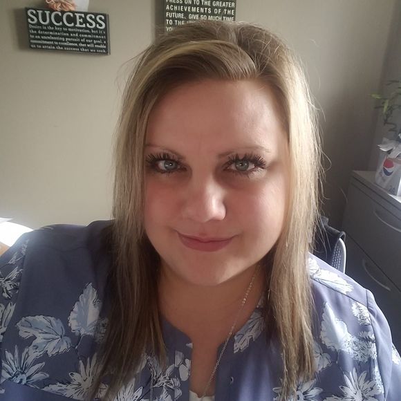 Meet your Posher, Breana - Picture 1 of 1